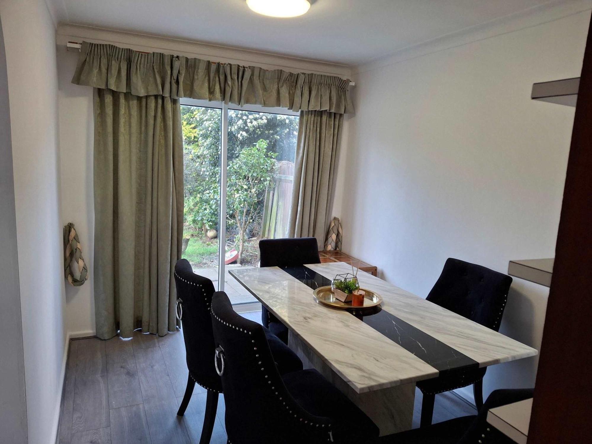 Nicely Decorated 3 Bedroom House Near Heathrow, London Staines-upon-Thames Екстериор снимка